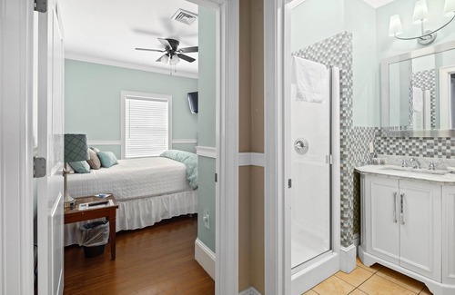Hull Bed & Breakfast | The Beacon Waterfront Inn