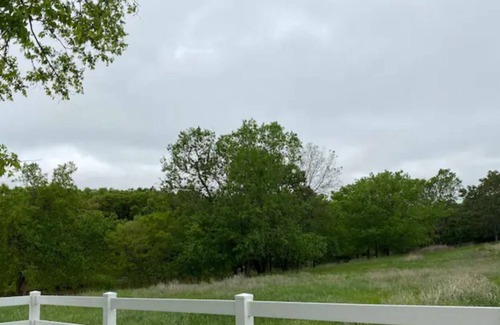 Shawnee Cabin | The Bear's Den