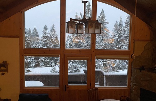 Tahoe Vista House | The “Bear’s Den”—a family favorite cabin!