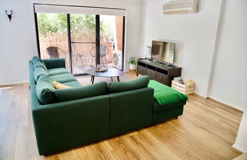 Braddon House | The Bedford @ Braddon - 2BR + Free parking + Wi-Finn