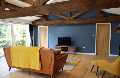Norley Cottage | THE BEECHES, romantic, character holiday cottage in Norley