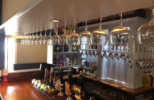 Lower Wick Bed & Breakfast | The Bell Inn