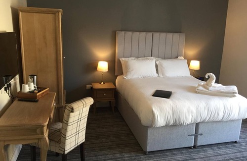 Spetchley Hotel | The Bell Inn