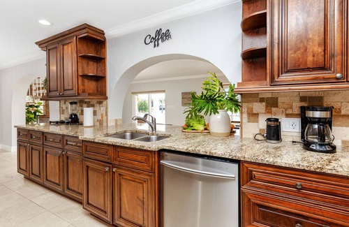 Clearwater House | The Belleair Estate - Breathtaking Waterfront Home w/Heated Pool