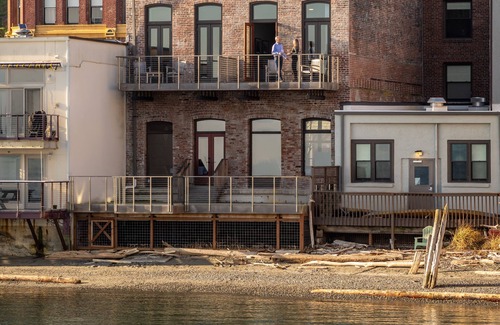 Port Townsend Cabin | The Belmont Hotel