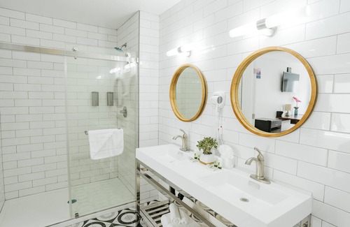 Belmont Shore Hotel | The Belmont Shore Inn