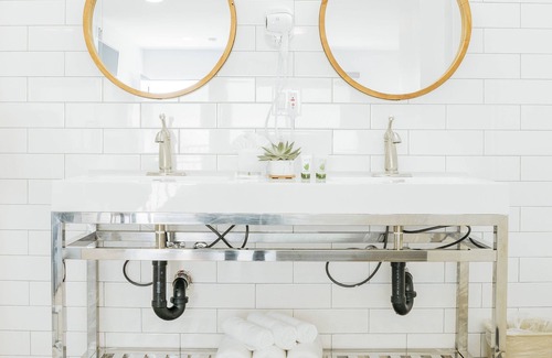 Belmont Shore Hotel | The Belmont Shore Inn