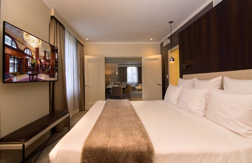 Downtown Portland Hotel | The Benson Portland, Curio Collection by Hilton