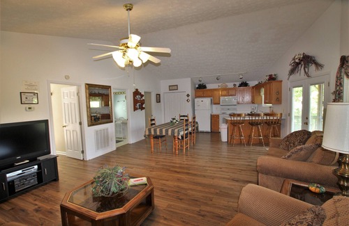 Monticello House | The best in affordable, clean and comfortable living.