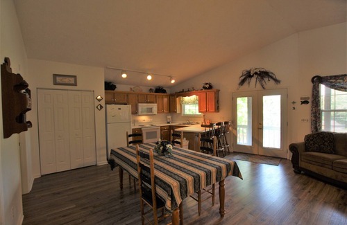 Monticello House | The best in affordable, clean and comfortable living.