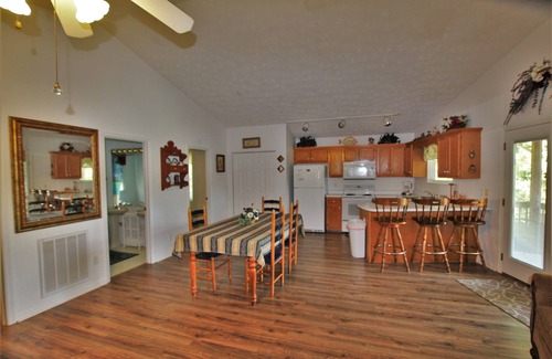 Monticello House | The best in affordable, clean and comfortable living.
