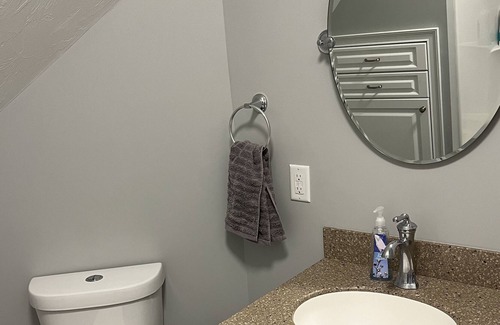 Laconia Cabin | THE BEST. Lake Spectacula view. Sleeps up to 5 discount for long term rental ,