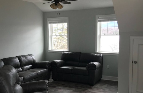 Laconia Cabin | THE BEST. Lake Spectacula view. Sleeps up to 5 discount for long term rental ,