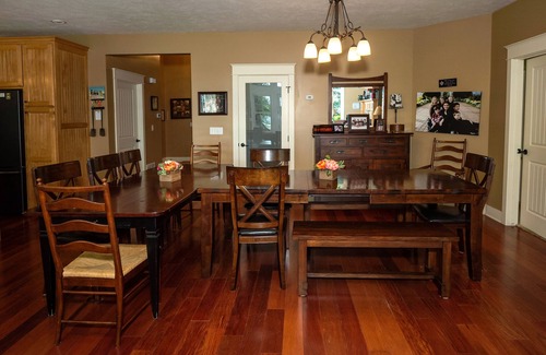 Decatur House | THE BEST MODERN, BIG, WATERFRONT, BEAUTIFUL LAKEHOUSE- 2 HRS FROM CHICAGOLAND