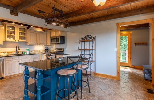 Boone House | The Best Of View - Pet Friendly! Beautiful mountain views just north of Boone!