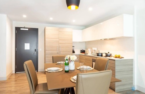 Hollywood Apartment | The Best Stay| Hot Tub & Pool|Hollywood Beach+ Gym