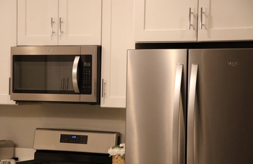 Tri-Taylor Apartment | The Beverly Chicago Near Downtown, United Center and Medical District