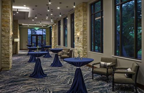 Boerne Hotel | The Bevy Hotel Boerne, A Doubletree By Hilton