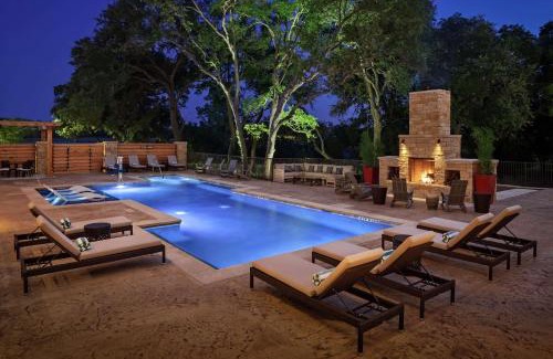 Boerne Hotel | The Bevy Hotel Boerne, A Doubletree By Hilton