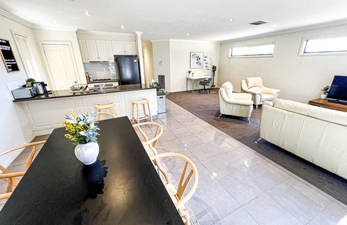 Kennington House | The Big 4Bed Bendigo Home