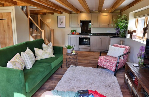 Quedgeley Cottage | The Big Barn
