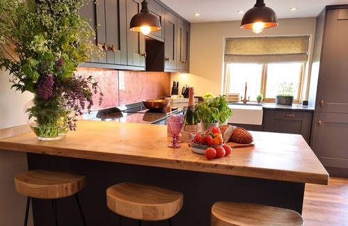 Quedgeley Cottage | The Big Barn