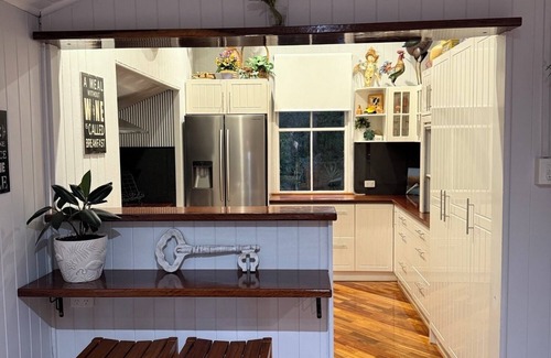Logan Village House | The Big Family House with Inviting Swimming Pool and Close to Theme Parks.