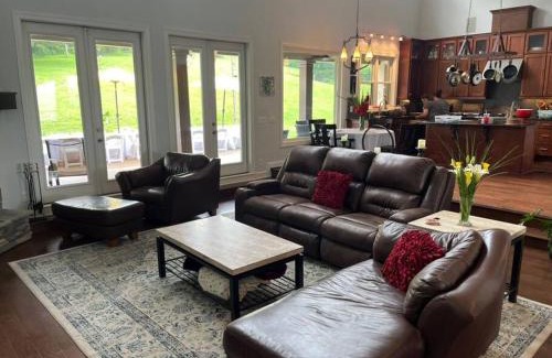 Columbia House | The Big House on Pleasant Valley Farm