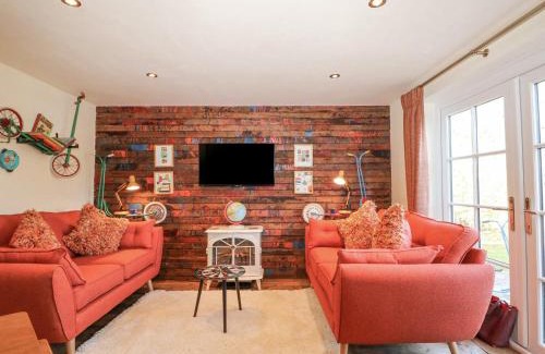 Dunbridge House | The Bike Shed
