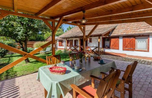 Nemesbuk Apartment | The Bird of Happiness - Happy Rentals