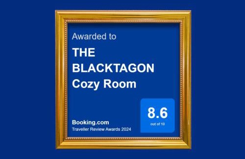 Ostend House | THE BLACKTAGON Cozy Room