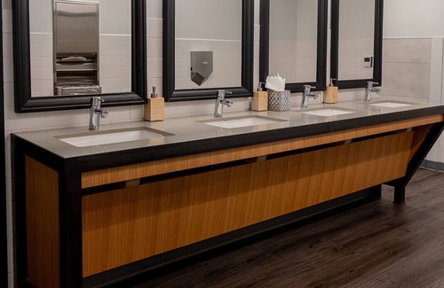 Silverthorne Hotel | The Block Hotel & Commons