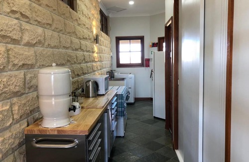 Bullcamp Bed & Breakfast | The Block Vista B&B