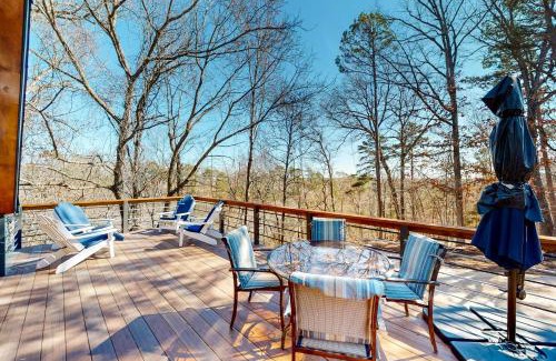 Beaver Shores House | The Blue Beaver Cottage