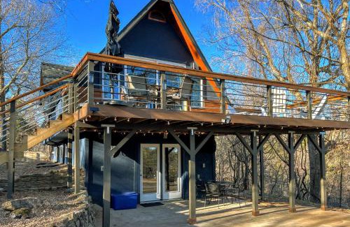 Beaver Shores House | The Blue Beaver Cottage