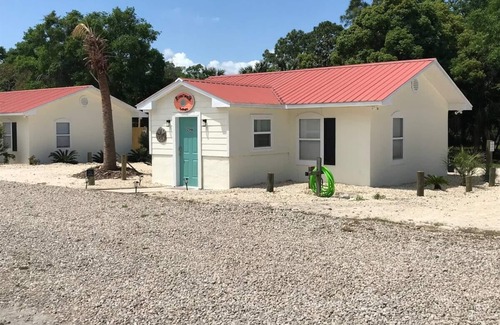 Carrabelle House | The Blue Crab at Riverwalk Cottages Unit 202B