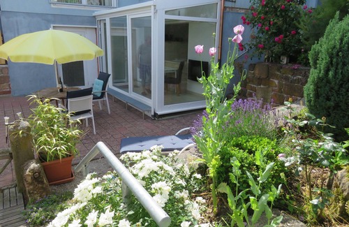 Pleisweiler Apartment | The blue house vacation apartments, balcony, pool, garden, massages, hairdresser