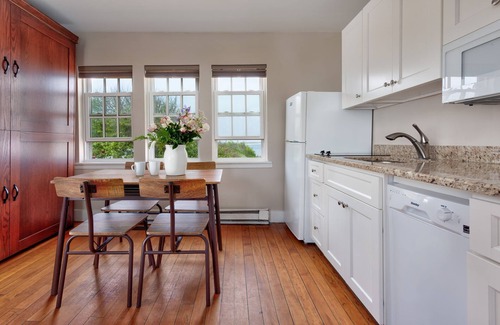 Block Island Bed & Breakfast | The Blue Dory Inn