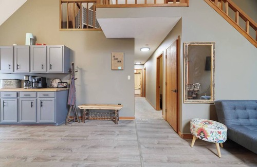 Albrightsville Cabin | 🏡 The Blue Escape – Your Perfect Pocono Retreat! 🏡