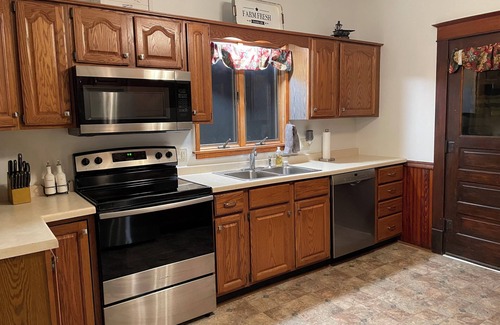 Galt House | The Blue Farmhouse: a quiet place to relax and enjoy the country life!