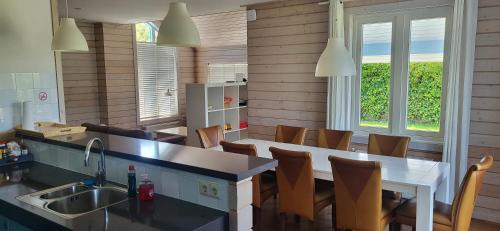 Zeewolde Villa | The Blue House - Luxurious Waterfront Villa Zeewolde
