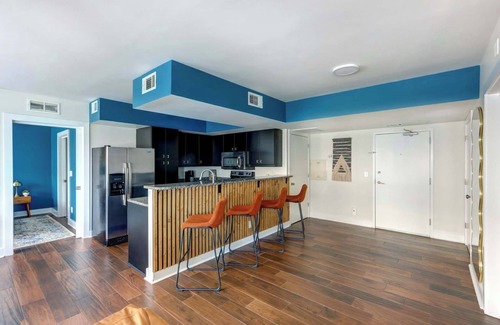 Historic District - North Apartment | The Blue Oyster @ Drayton Tower | City Views!