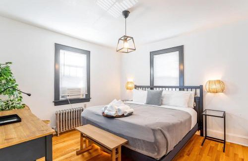 Brooklawn - St. Vincent Apartment | The Blue Sapphire 2BR 2 King beds & ample backyard