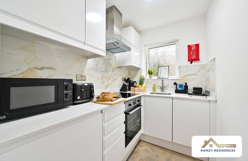 Sevenoaks Apartment | The Blue Suite - Modern 1-Bed Flat - 20% Off for Early Guests - Sevenoaks