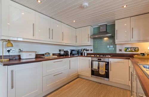 Penally House | The Bluebell - Luxury Lodge with Hot Tub