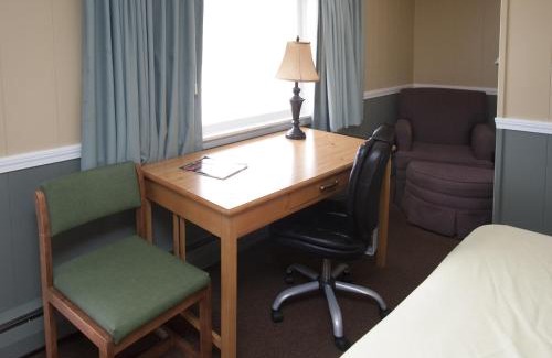 Machias Hotel | The Bluebird Motel Maine