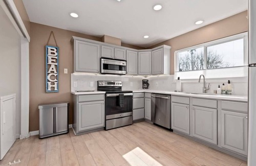 Westside Santa Cruz Condo | The Boardwalk Haven - Santa Cruz, CA