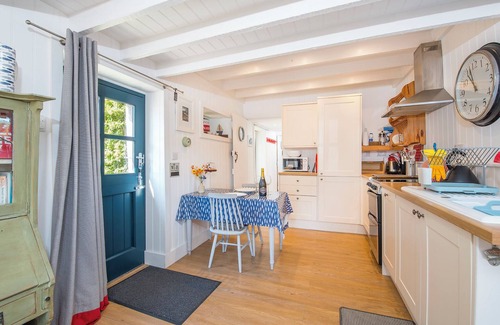 St Dogmaels Cottage | The Boathouse, Holiday Cottage St Dogmaels, Sleeps 2, 1 bedrooms, bathrooms