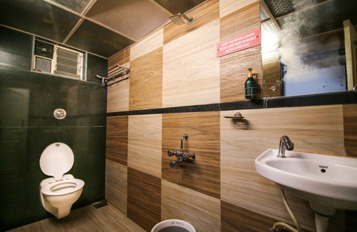 Gevhande Khadak Hotel | The Bob house