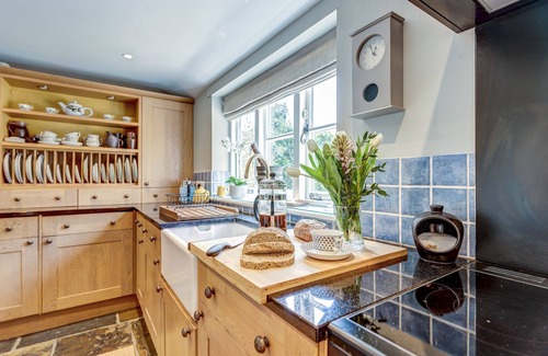 Nuneham Courtenay Cottage | The Bolthole | Oxfordshire Holiday Let | 2 Beds & Sleeps 3
